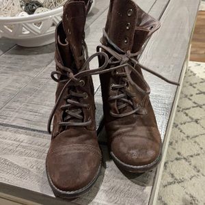 Steve Madden bootie. Size 7 1/2 brown